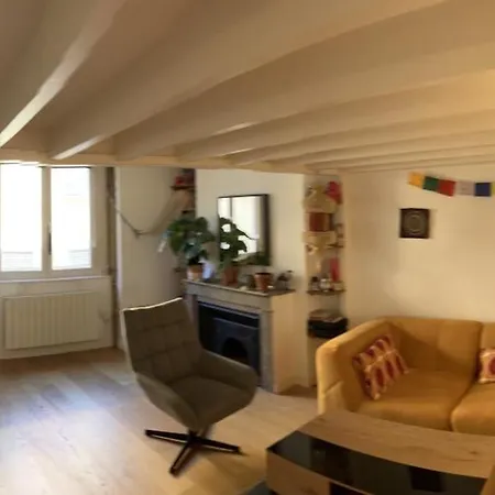 Atypical, Calme Et Lumineux Apartament